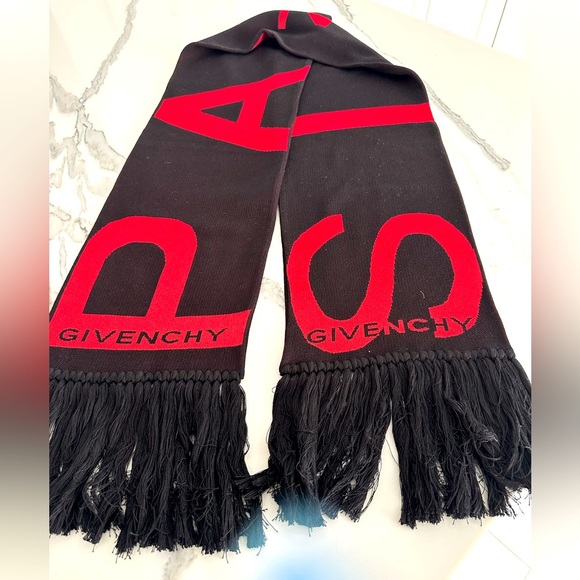 Givenchy Graphic Logo Football Scarf - Picture 2 of 6